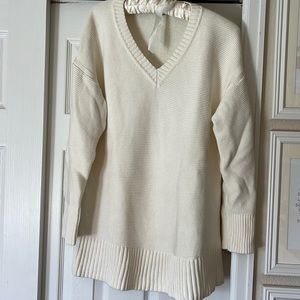 Sz M Everlane cotton vneck sweater
